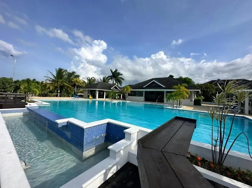 Cleos At Cool Shade Villa Banks 0*,  Jamaica