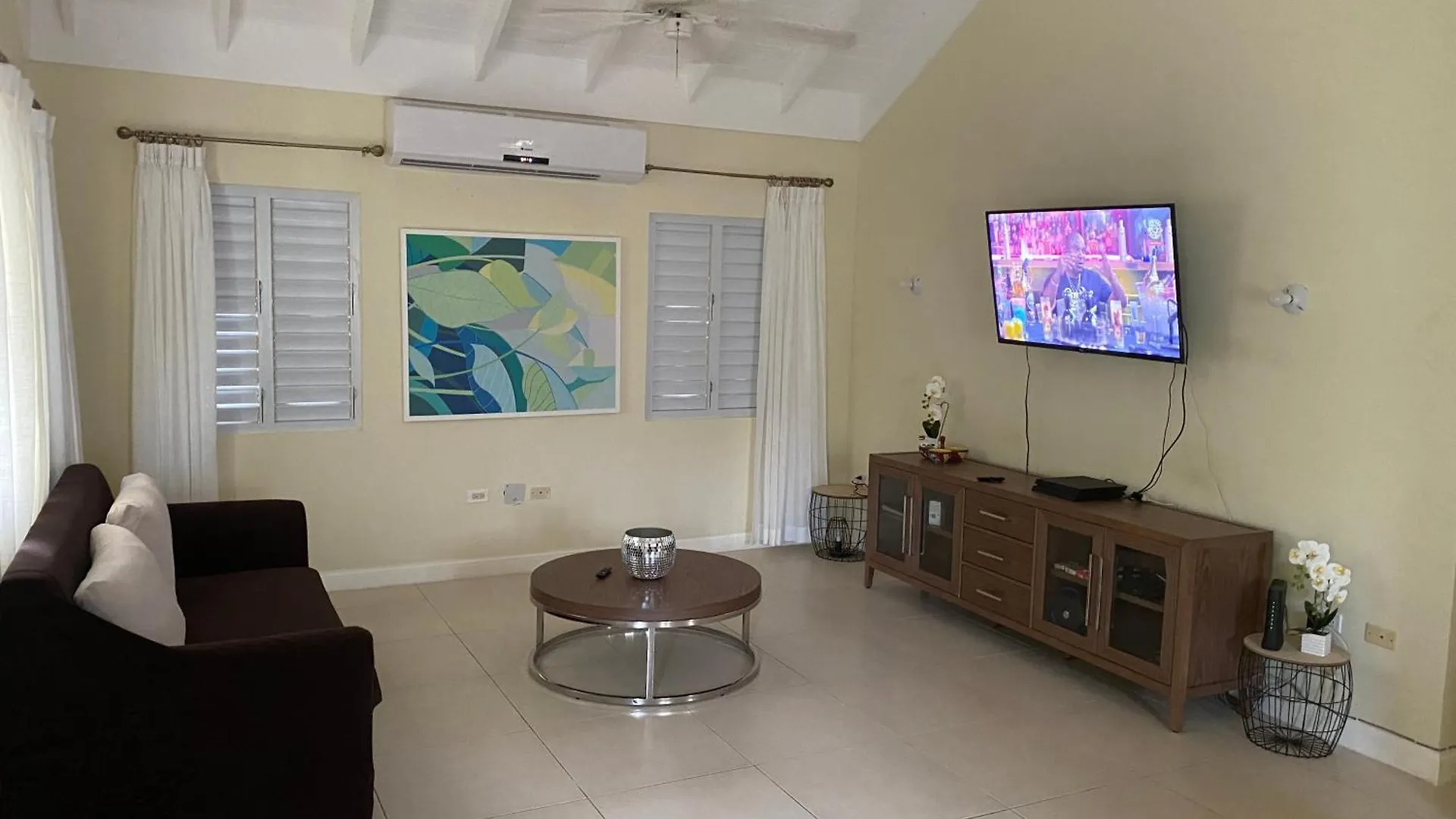 Cleos At Cool Shade Villa Banks